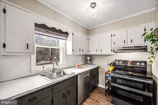 583 Manatawny St, Pottstown, PA 19464 - Photo 6