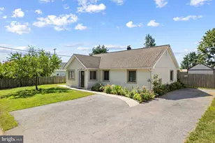 1402 Sterigere, Norristown, PA 19403 - Photo 4