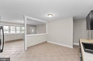 98 Holly Dr, Trappe, PA 19426 - Photo 10