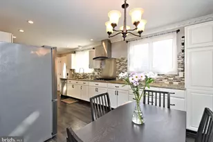 2360 N Parkview Dr, Norristown, PA 19403 - Photo 20