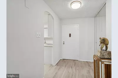 666 W Germantown Pike #2101, Plymouth Meeting, PA 19462 - Photo 2