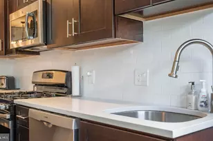 34 Maple St, Conshohocken, PA 19428 - Photo 10