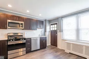 34 Maple St, Conshohocken, PA 19428 - Photo 8