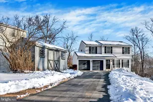 652 Upland St, Pottstown, PA 19464 - Photo 2