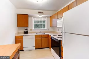 620 Manatawny St, Pottstown, PA 19464 - Photo 2