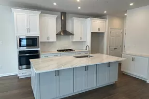 101 Alderwood Ln, Royersford, PA 19468 - Photo 2