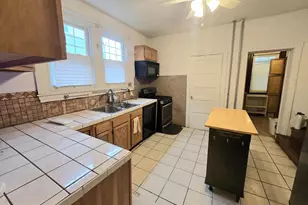 557 Hamilton St, Norristown, PA 19401 - Photo 6