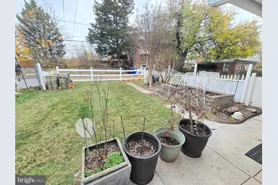 557 Hamilton Street, Norristown, PA 19401 - Photo 18