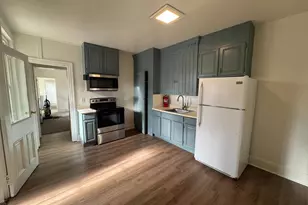 261 N York St, Pottstown, PA 19464 - Photo 2