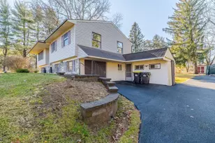 3210 Hogarth Ln, Collegeville, PA 19426 - Photo 4