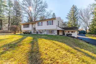 3210 Hogarth Ln, Collegeville, PA 19426 - Photo 2