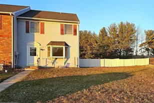 1103 Stoneham Cir, Hatfield, PA 19440 - Photo 2