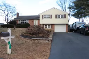 40 Diehl Dr, Gilbertsville, PA 19525 - Photo 1