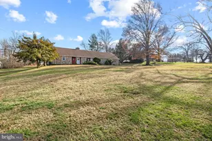 1758 Green Briar Dr, Worcester, PA 19490 - Photo 2