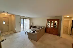 2105 Foxmeadow Dr, Royersford, PA 19468 - Photo 4