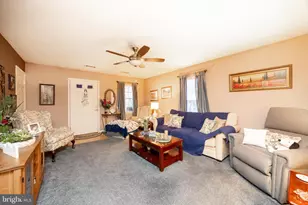 102 W Harmony Dr, Pottstown, PA 19464 - Photo 10