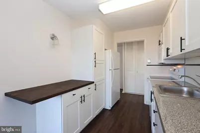 1001 City Avenue #EC-911, Wynnewood, PA 19096 - Photo 6