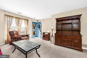 105 Foxmeadow Dr, Royersford, PA 19468 - Photo 4