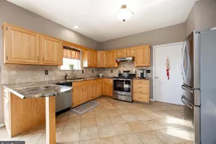 60 Arbor Ct, Royersford, PA 19468 - Photo 2