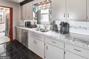 1212 E Philadelphia Ave, Gilbertsville, PA 19525 - Photo 10