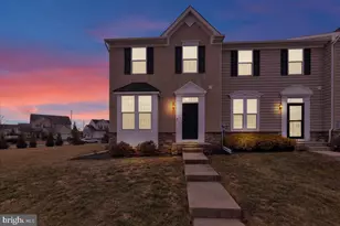 106 Raven Ct, Gilbertsville, PA 19525 - Photo 2