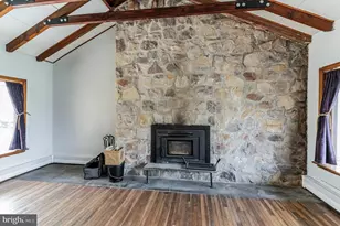 512 Elizabeth Dr, Eagleville, PA 19403 - Photo 2