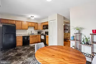 2402 Walnut Ridge Estate, Pottstown, PA 19464 - Photo 10