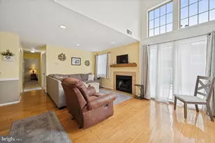 11 Brookside Ct, Horsham, PA 19044 - Photo 2