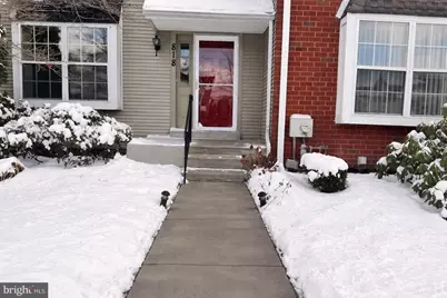 818 Treetop Lane, Norristown, PA 19403 - Photo 2