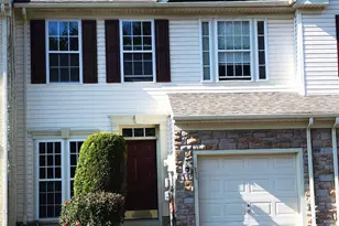 233 Creekside Dr, Pottstown, PA 19464 - Photo 2