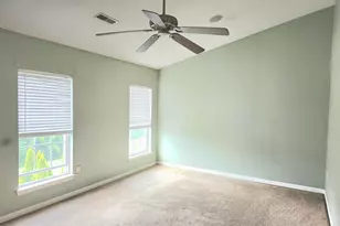 233 Creekside Dr, Pottstown, PA 19464 - Photo 8