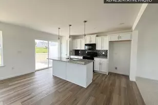 716 Deerfield Blvd, Pennsburg, PA 18073 - Photo 6