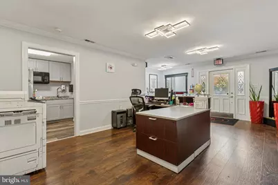 239 W Germantown Pike, Norristown, PA 19401 - Photo 10