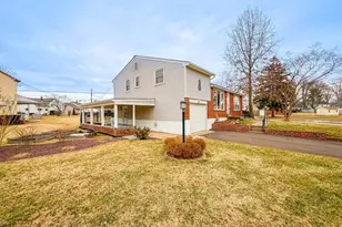 513 Barbara Dr, Norristown, PA 19403 - Photo 2