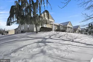 112 W Harmony Dr, Pottstown, PA 19464 - Photo 4