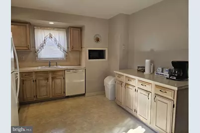 616 E Roberts Street, Norristown, PA 19401 - Photo 4