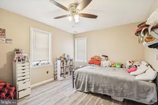 39 W 2nd St, Bridgeport, PA 19405 - Photo 18