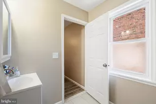 39 W 2nd St, Bridgeport, PA 19405 - Photo 16