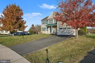 118 Fairbrook Dr, Gilbertsville, PA 19525 - Photo 2