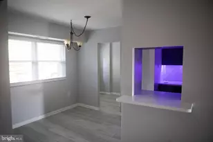 319 Meadowview Ln, Mont Clare, PA 19453 - Photo 4