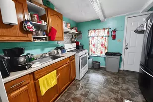 1040 Green St, Norristown, PA 19401 - Photo 6