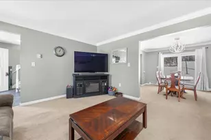 1371 N State St, Pottstown, PA 19464 - Photo 6