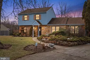 2092 Hawthorne Ln, Hatfield, PA 19440 - Photo 1