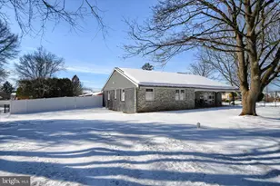 1001 Lakeview Terrace, Pennsburg, PA 18073 - Photo 2