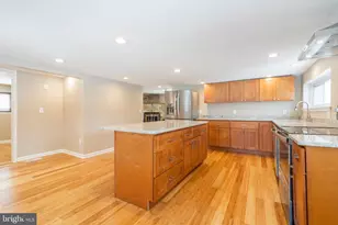 329 Hillcrest Ave, Conshohocken, PA 19428 - Photo 8