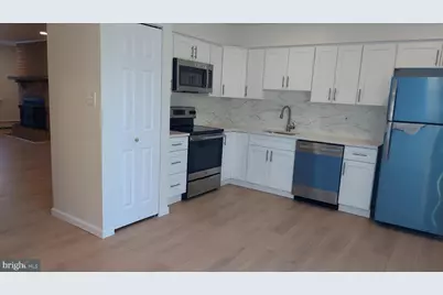 1406 Walnut Ridge Ests Estate, Pottstown, PA 19464 - Photo 2