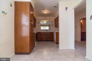 111 Sarahs Ln, Horsham, PA 19044 - Photo 8