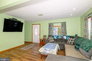 2013 Walters Rd, Green Lane, PA 18054 - Photo 8