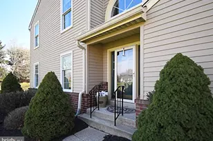 210 Pinecrest Ln, Lansdale, PA 19446 - Photo 4