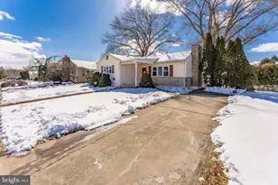 624 Woodland Dr, Pottstown, PA 19464 - Photo 1